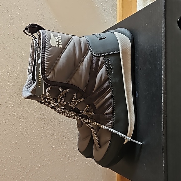 Whitney II Short Lace Waterproof  Cold Weather Boots. Size 9 - Picture 3 of 8